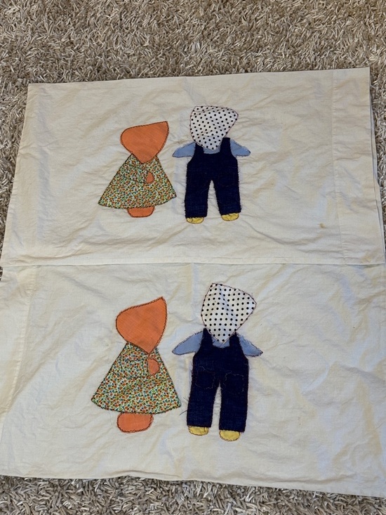 Vintage Embroidered Pillow Case Set - Picture 6 of 9